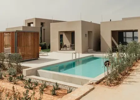 Villa and pool on a golf estate at Bel Ombre
